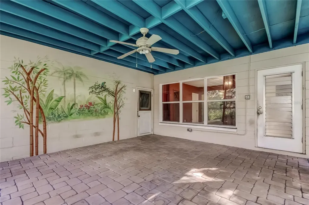 8171 37th Avenue N St Petersburg FL 33710
