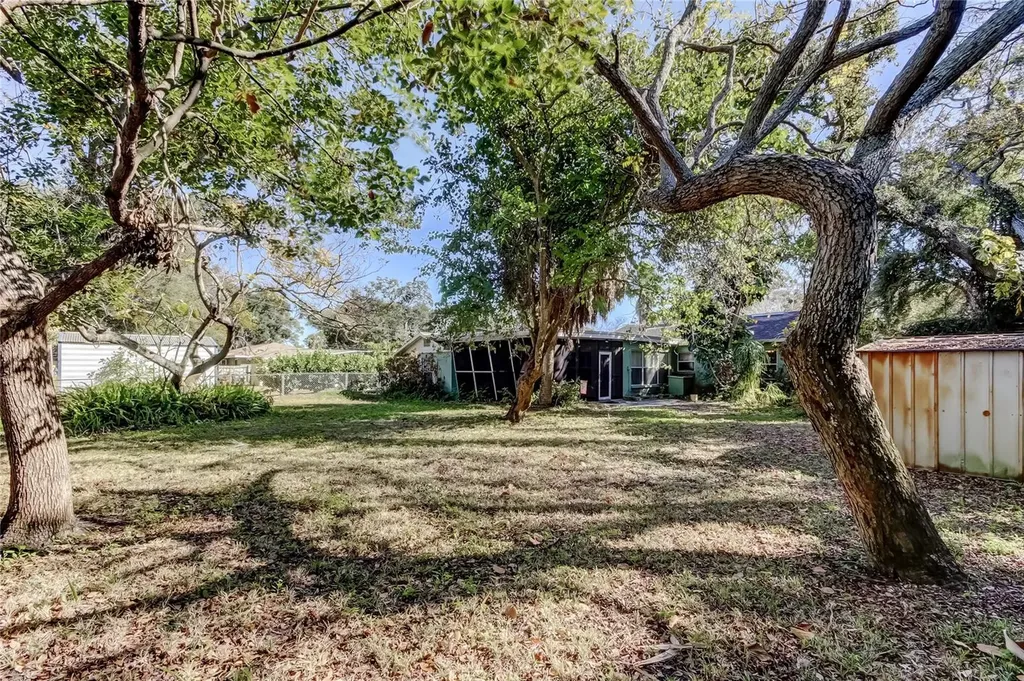8171 37th Avenue N St Petersburg FL 33710