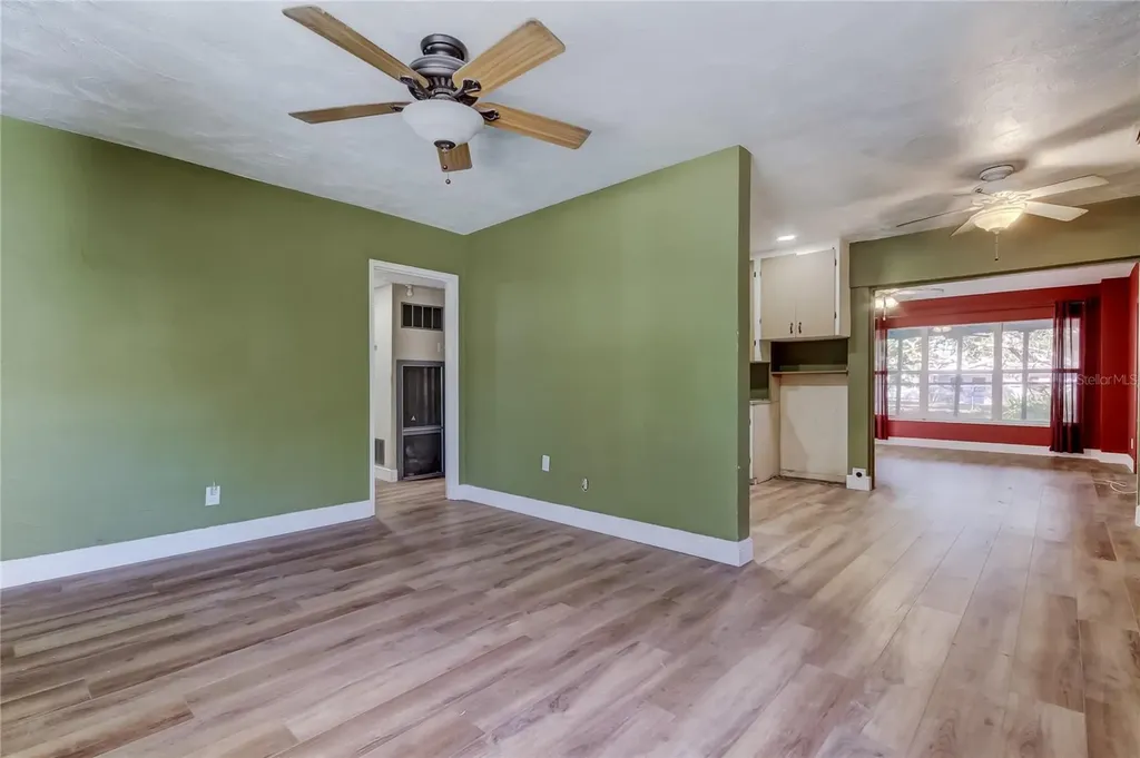 8171 37th Avenue N St Petersburg FL 33710