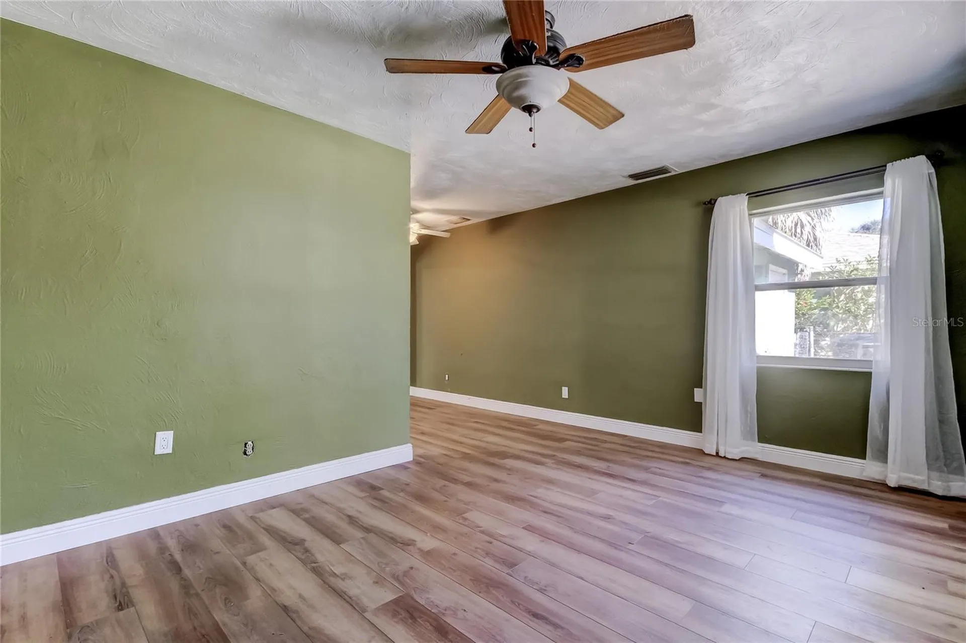 8171 37th Avenue N St Petersburg FL 33710