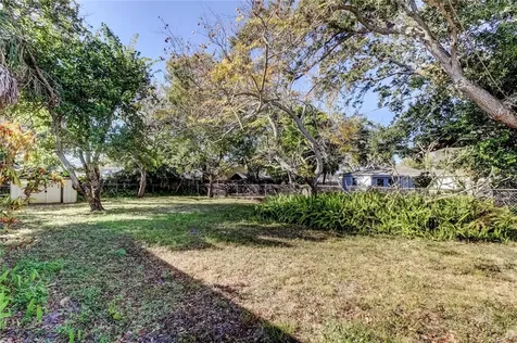 8171 37th Avenue N St Petersburg FL 33710