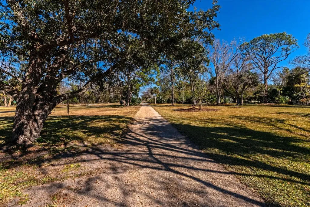 950 Oxford Drive Englewood FL 34223