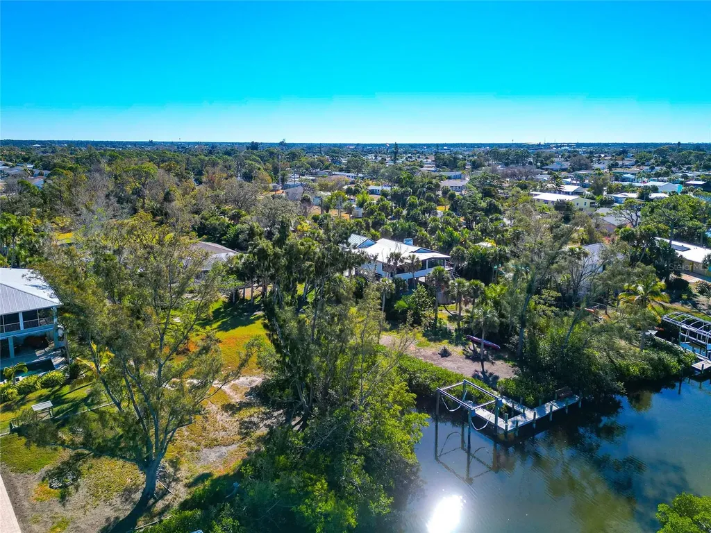 950 Oxford Drive Englewood FL 34223