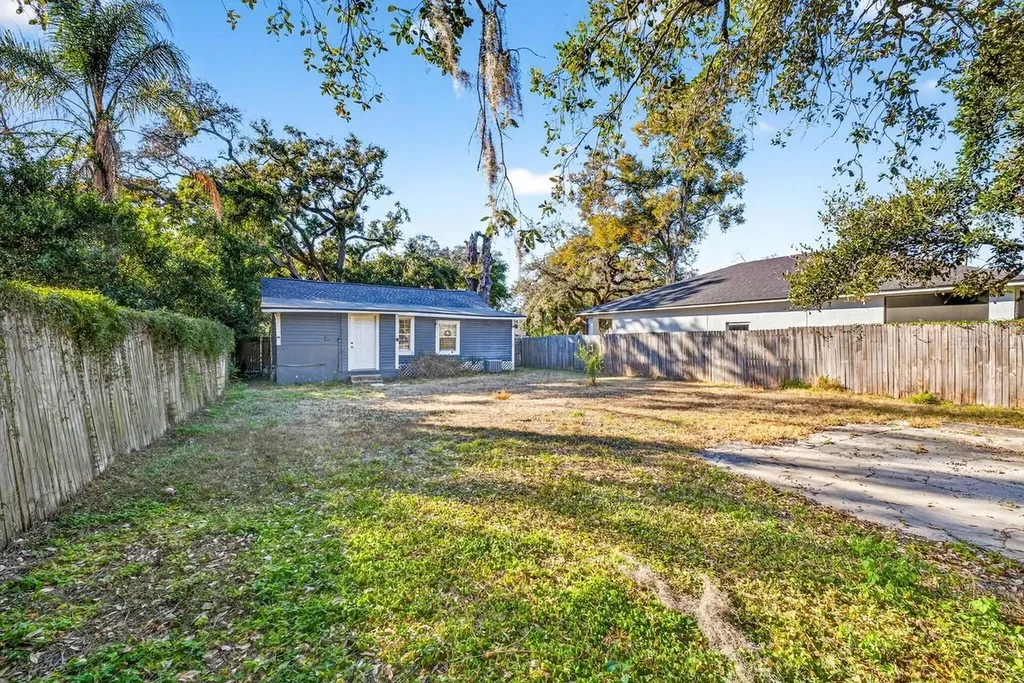 4205 N 15th Street Tampa FL 33610