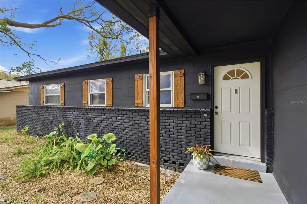 5128 18th Street N St Petersburg FL 33714