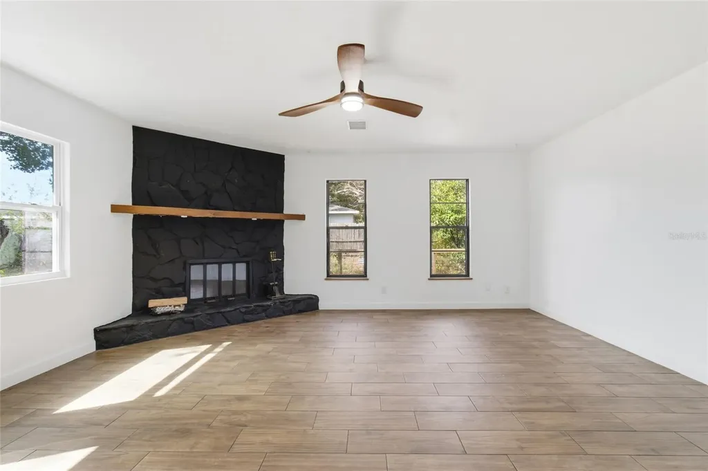 5128 18th Street N St Petersburg FL 33714