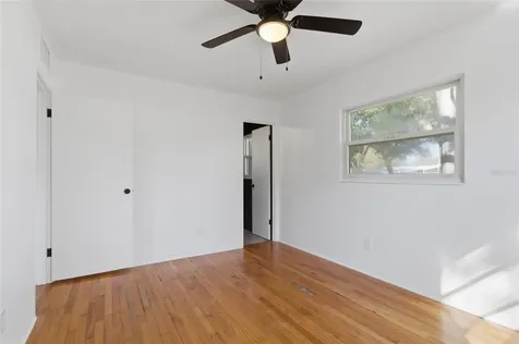 5128 18th Street N St Petersburg FL 33714
