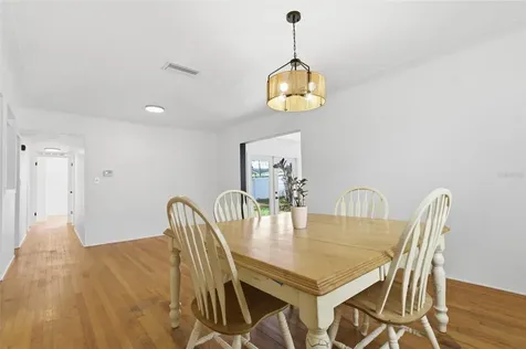 5128 18th Street N St Petersburg FL 33714