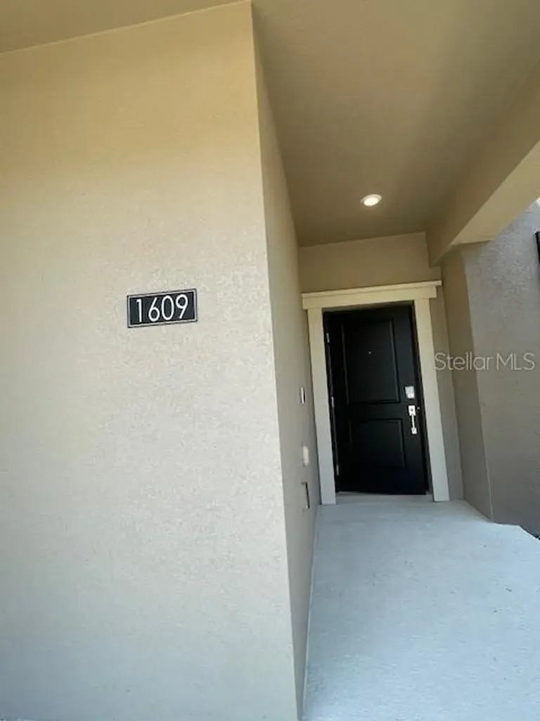 1609 Cross Prairie Parkway Kissimmee FL 34744