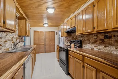 5681 94th Terrace N Pinellas Park FL 33782