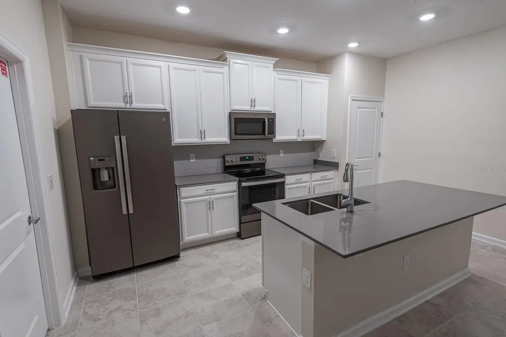 2990 Aqua Virgo Loop Orlando FL 32837
