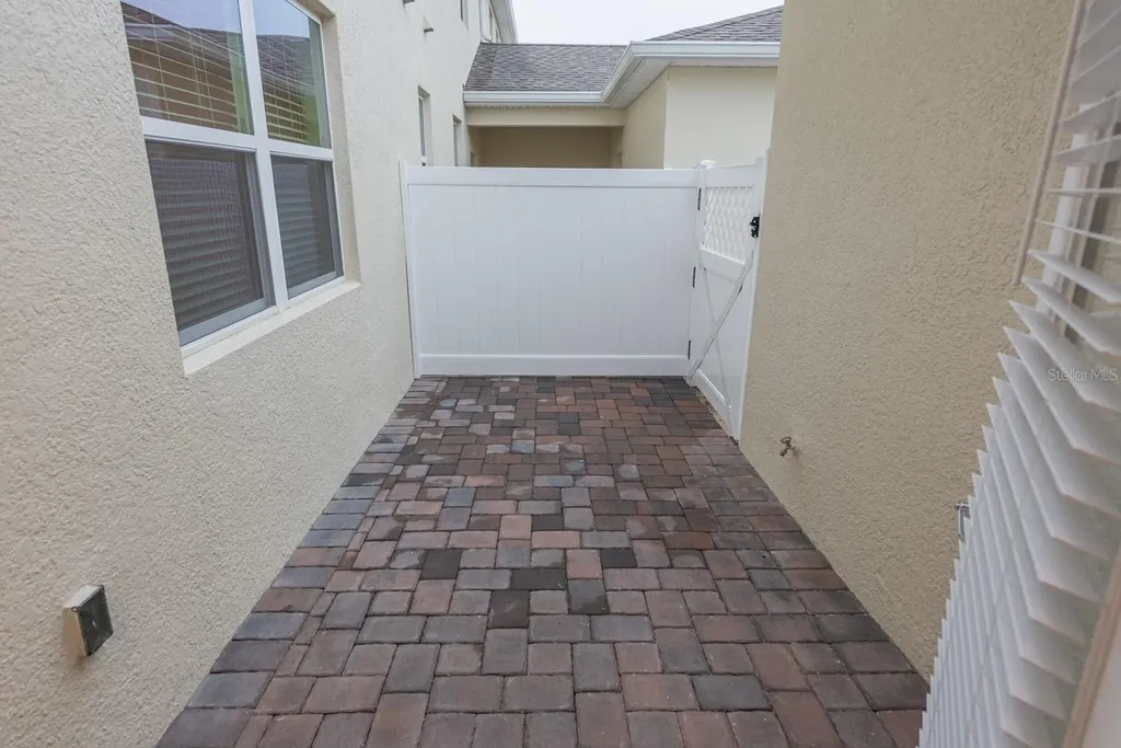2990 Aqua Virgo Loop Orlando FL 32837