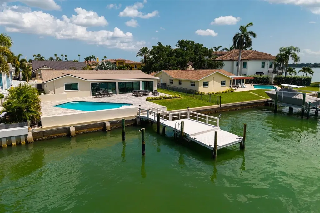 825 116th Avenue Treasure Island FL 33706