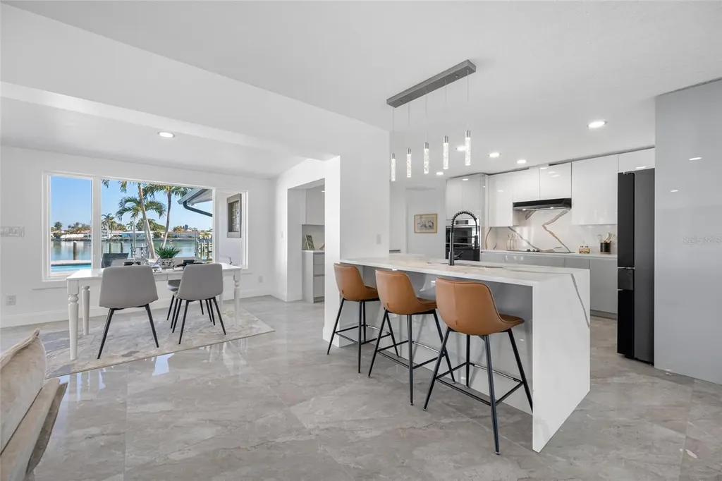 7905 9th Avenue S St Petersburg FL 33707