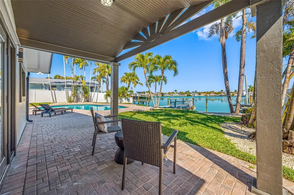 7905 9th Avenue S St Petersburg FL 33707