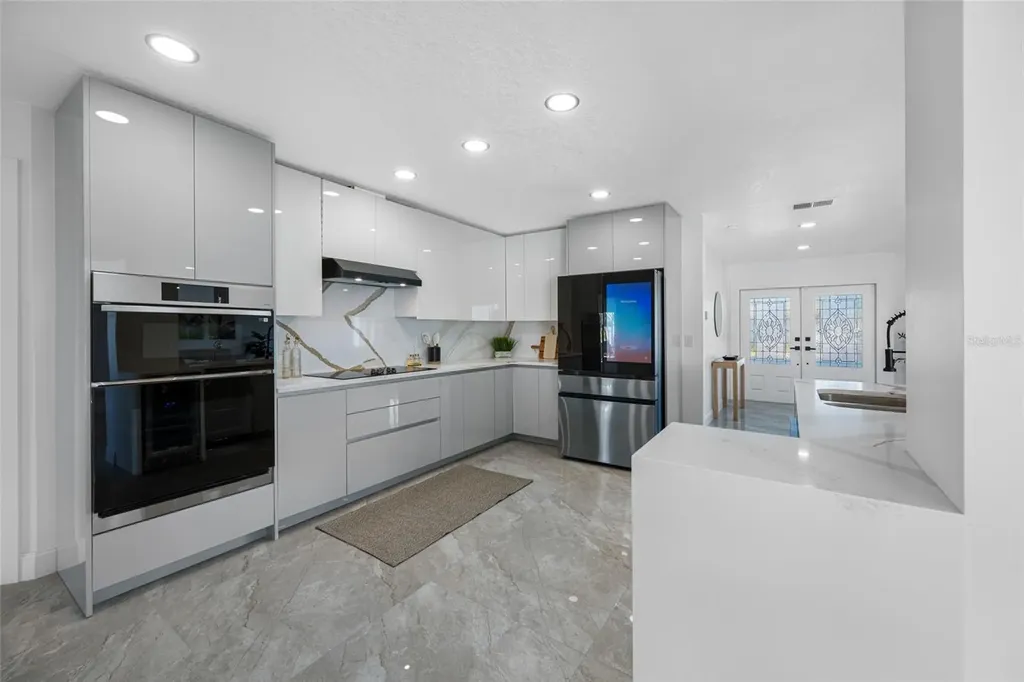 7905 9th Avenue S St Petersburg FL 33707