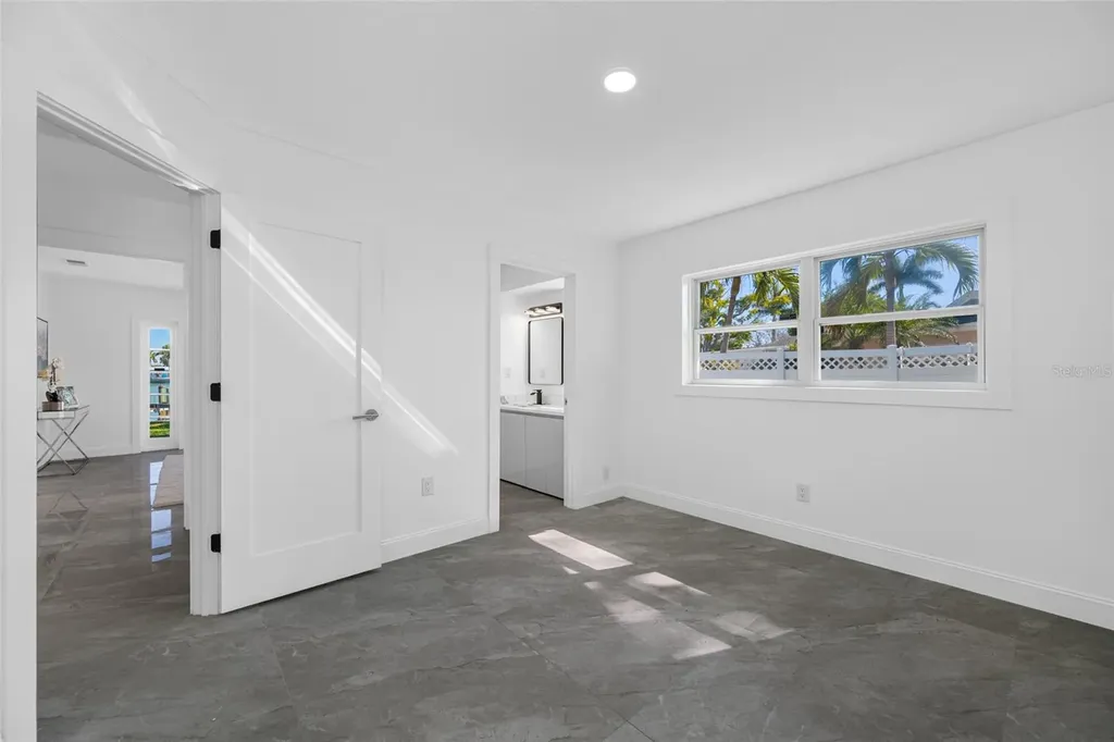 7905 9th Avenue S St Petersburg FL 33707