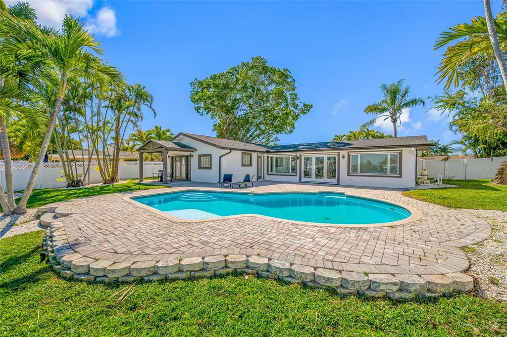 7905 9th Avenue S St Petersburg FL 33707