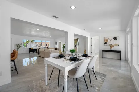 7905 9th Avenue S St Petersburg FL 33707