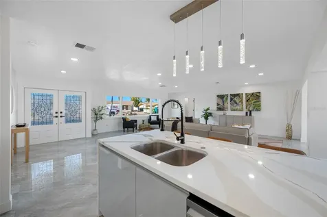 7905 9th Avenue S St Petersburg FL 33707