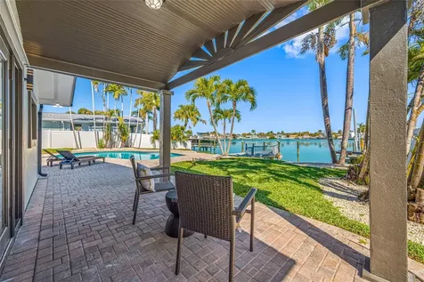 7905 9th Avenue S St Petersburg FL 33707