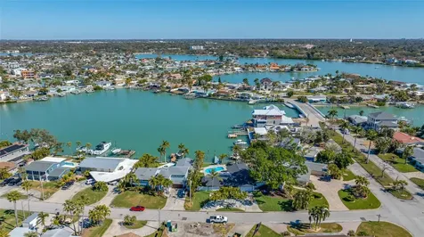 7905 9th Avenue S St Petersburg FL 33707