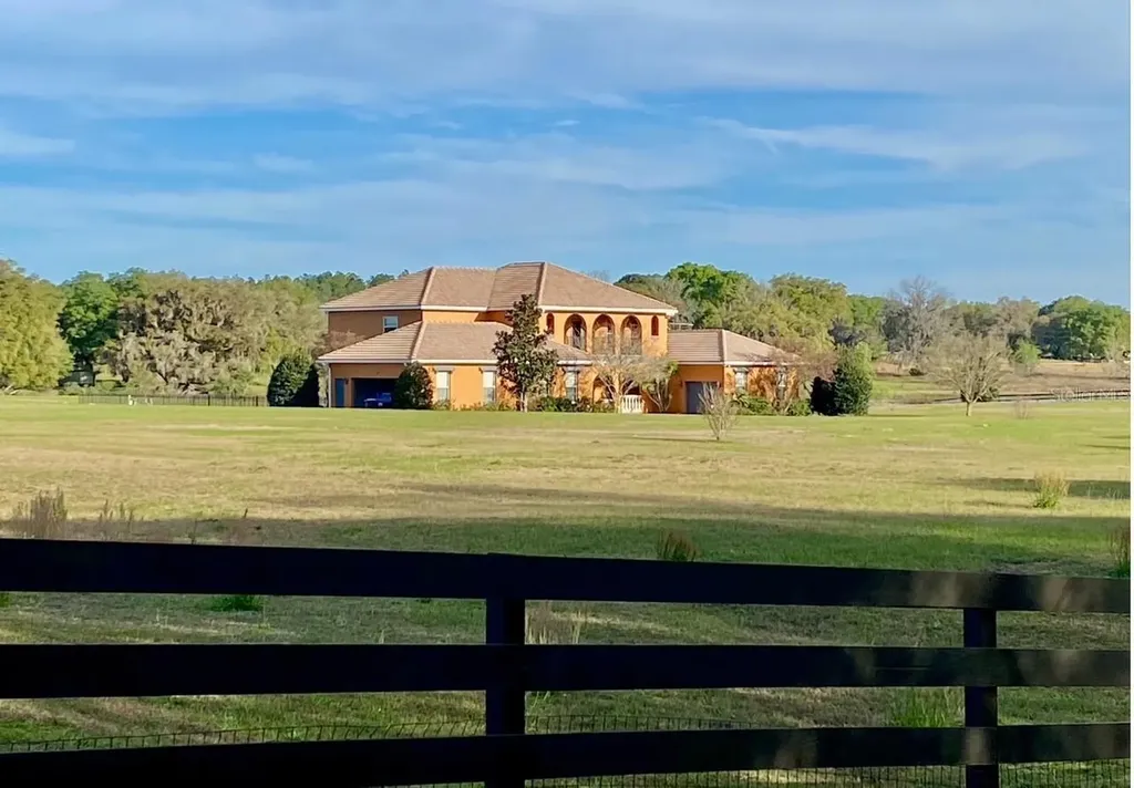 20832 Hunter Hill Drive Dade City FL 33523