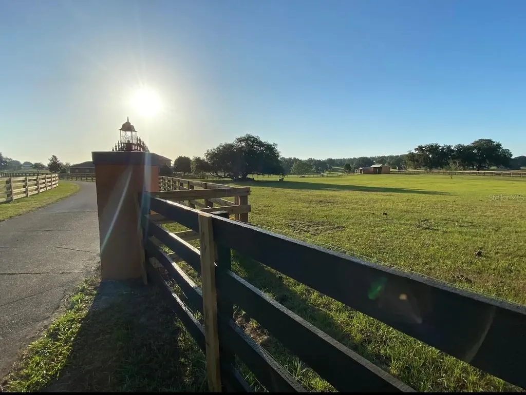 20832 Hunter Hill Drive Dade City FL 33523
