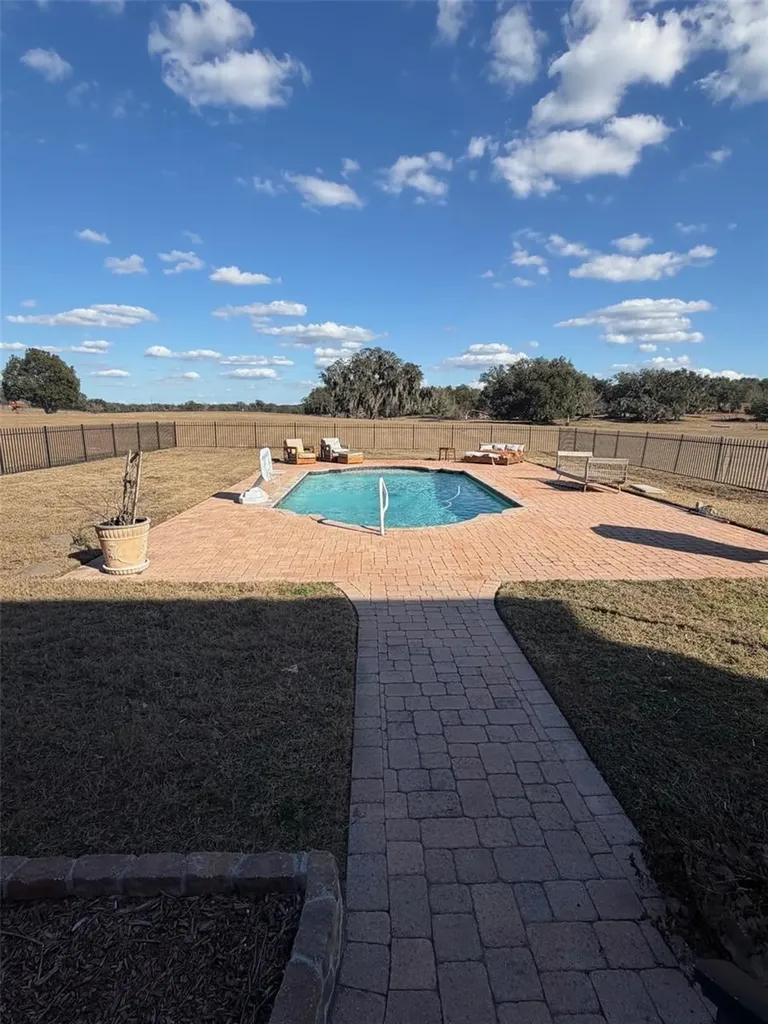 20832 Hunter Hill Drive Dade City FL 33523