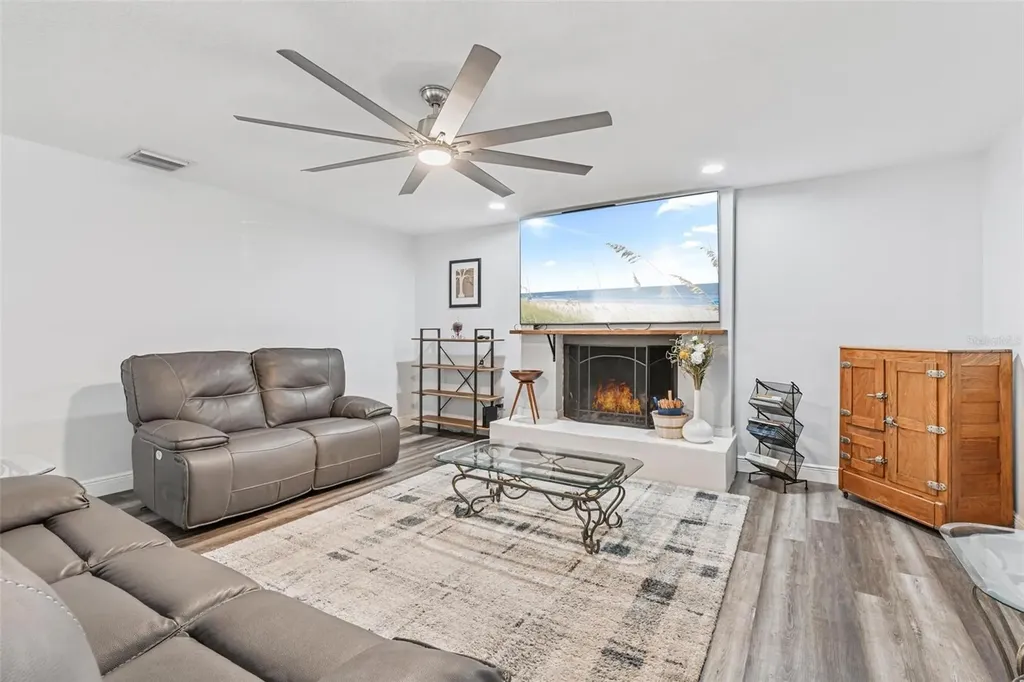 611 Little Wekiva Road Altamonte Springs FL 32714