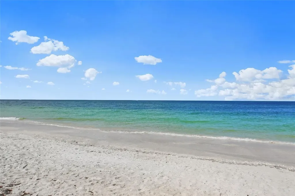 116 Avenida La Palma Nokomis FL 34275