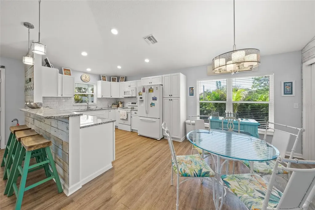 116 Avenida La Palma Nokomis FL 34275