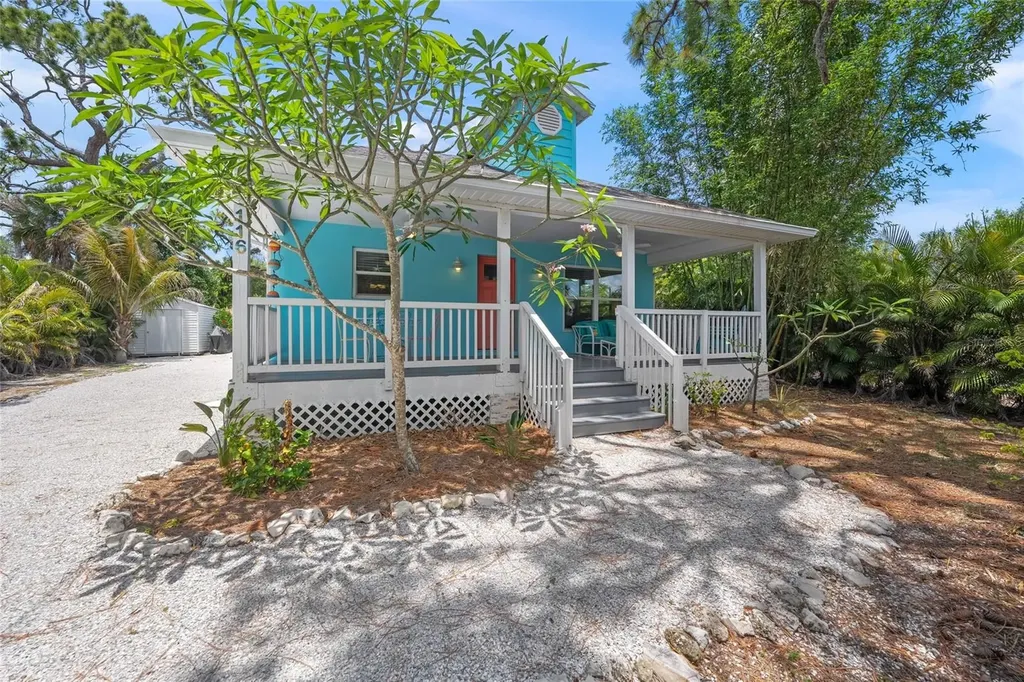 116 Avenida La Palma Nokomis FL 34275