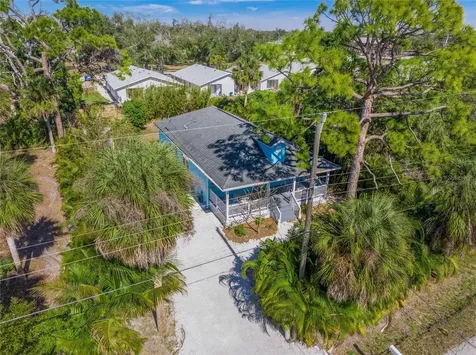 116 Avenida La Palma Nokomis FL 34275