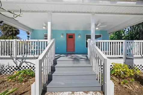 116 Avenida La Palma Nokomis FL 34275