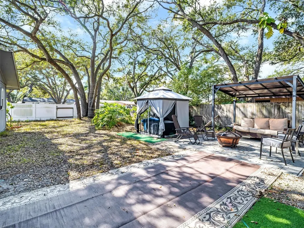 2056 Red Cedar Lane E Clearwater FL 33763