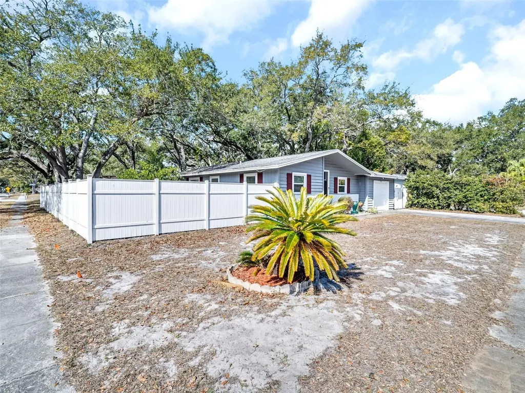 2056 Red Cedar Lane E Clearwater FL 33763