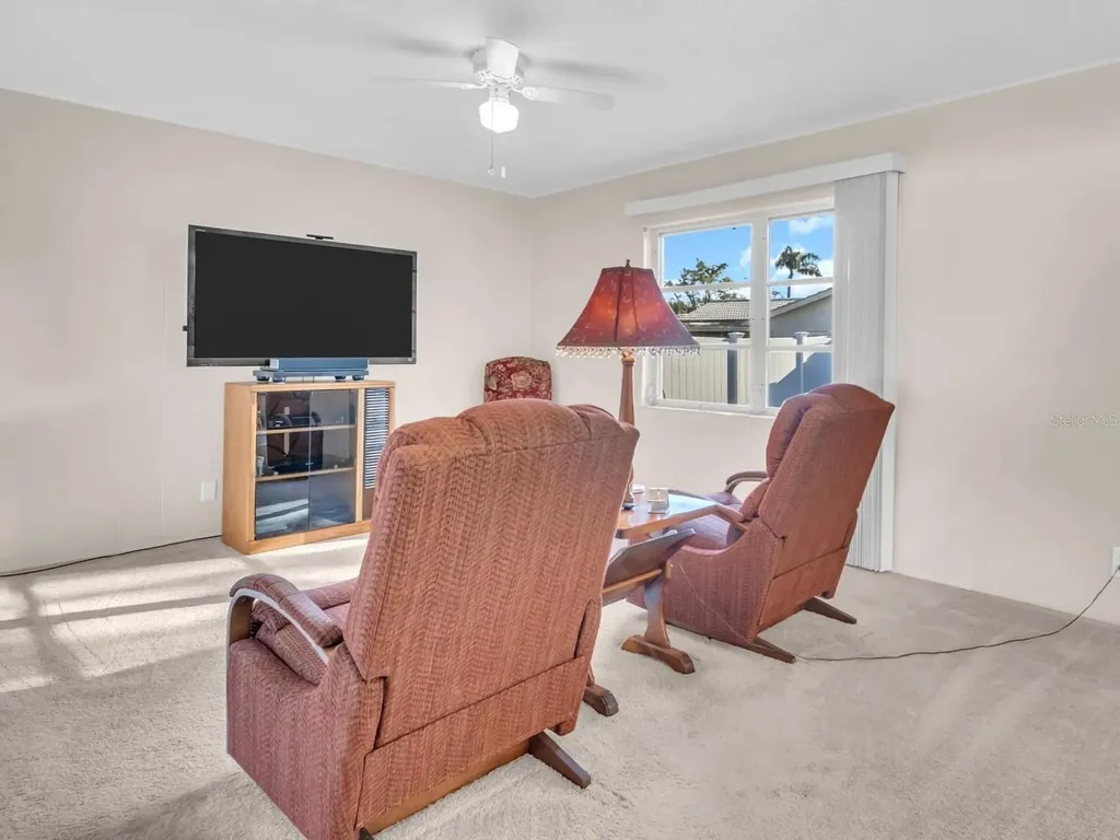 811 Helmsman Way Palm Harbor FL 34685