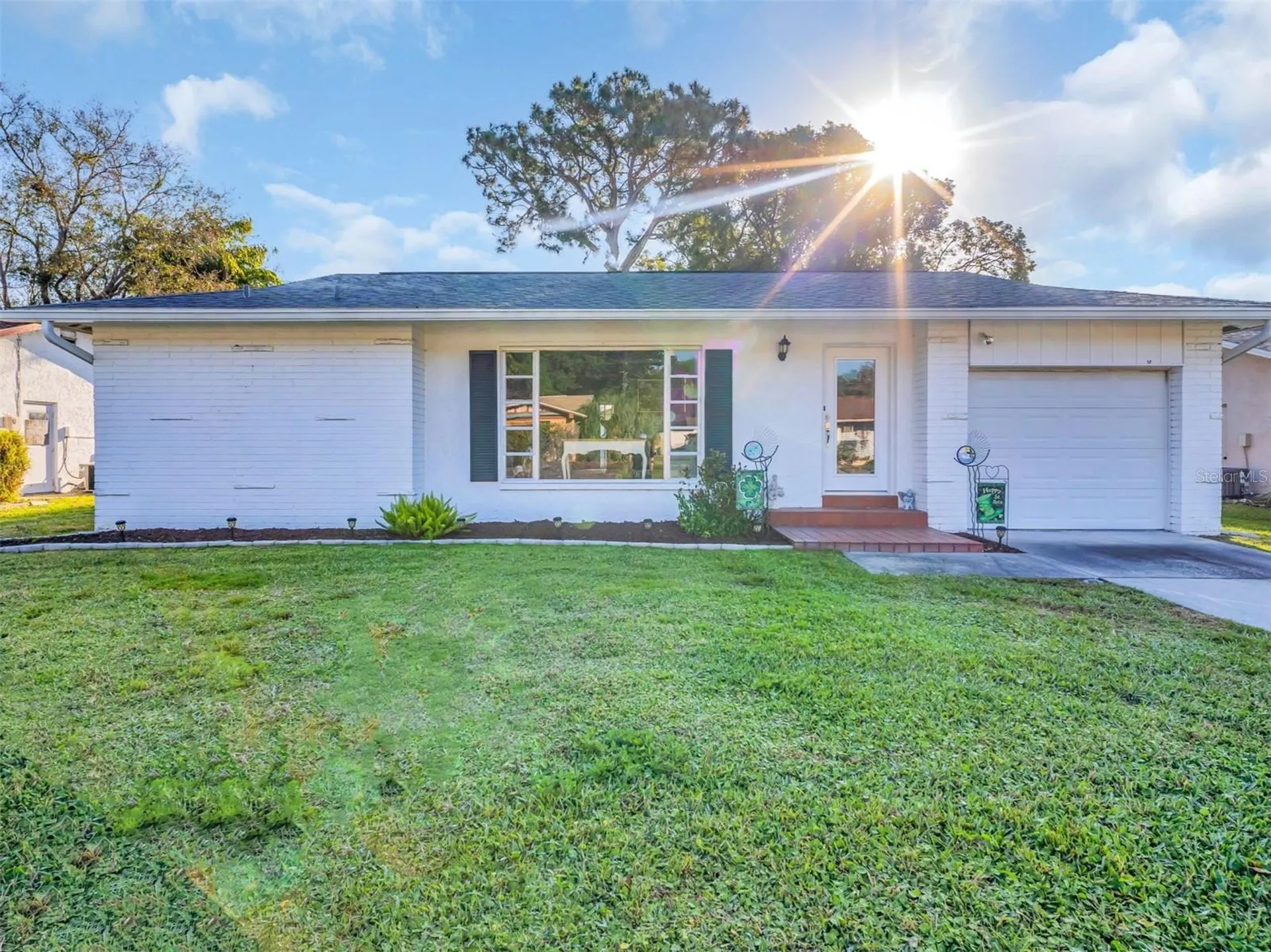 811 Helmsman Way Palm Harbor FL 34685