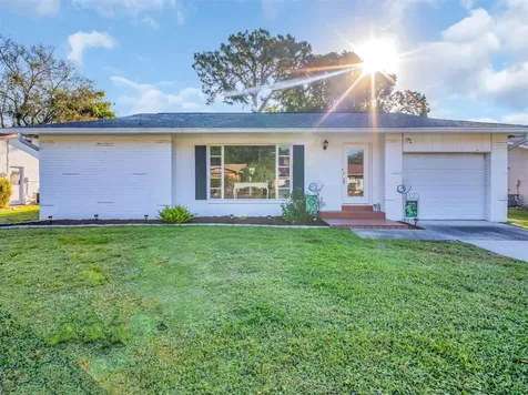811 Helmsman Way Palm Harbor FL 34685