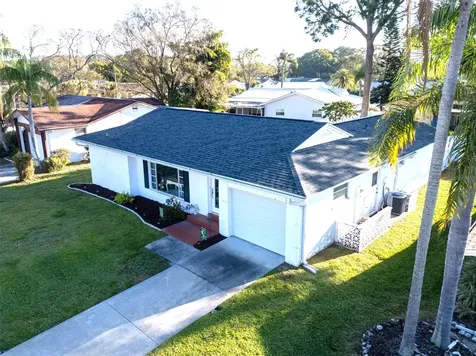 811 Helmsman Way Palm Harbor FL 34685