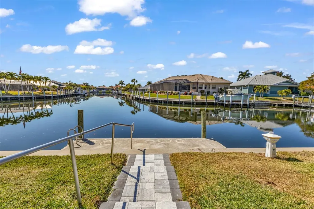 155 Crescent Drive Punta Gorda FL 33950