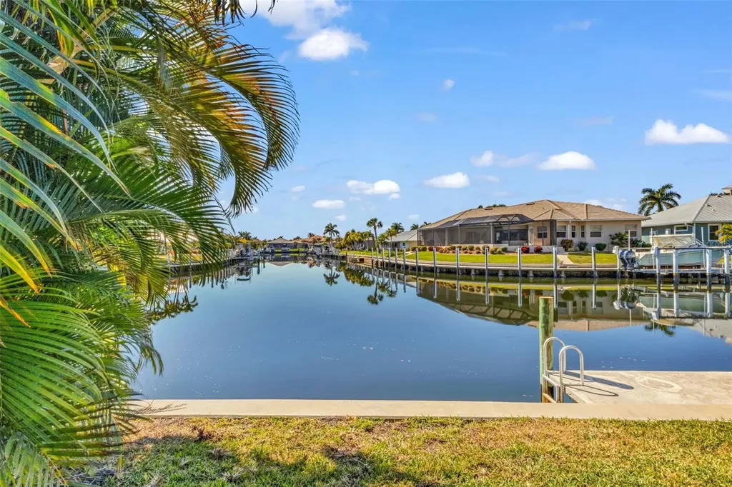 155 Crescent Drive Punta Gorda FL 33950