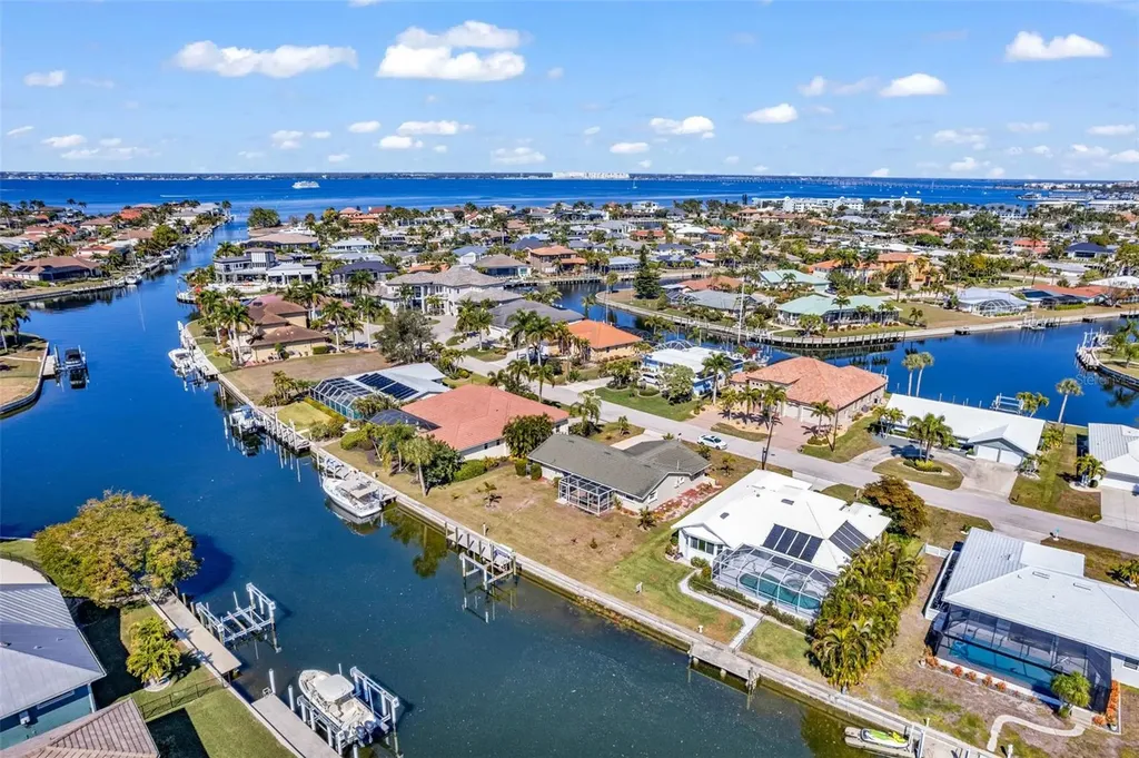 155 Crescent Drive Punta Gorda FL 33950