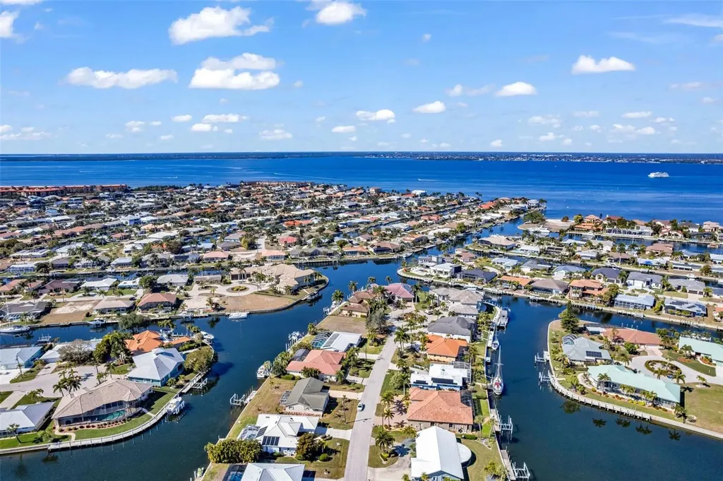 155 Crescent Drive Punta Gorda FL 33950