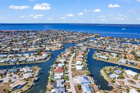 155 Crescent Drive Punta Gorda FL 33950
