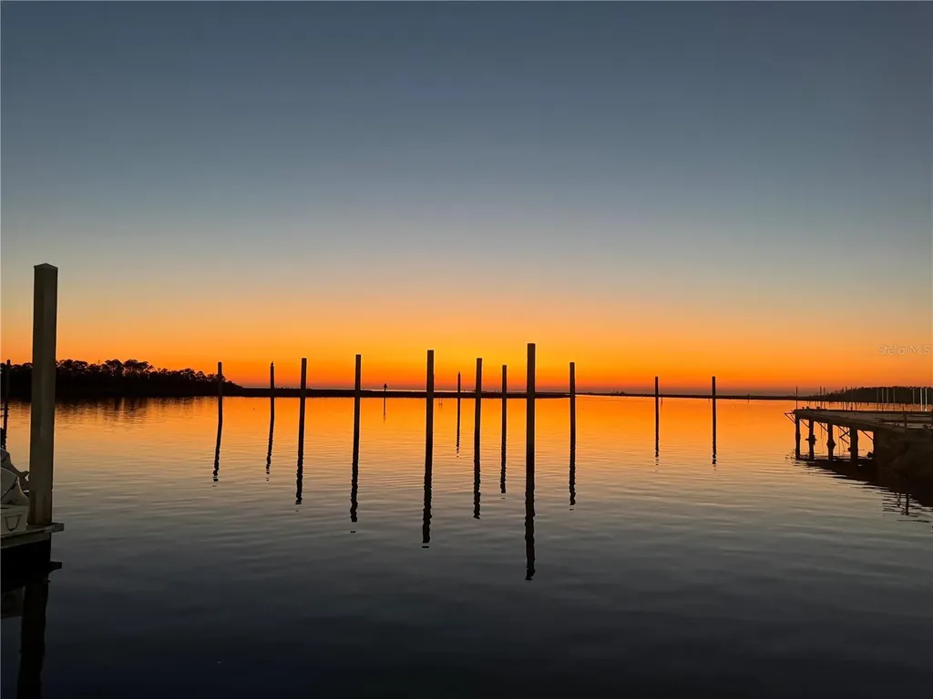 507 4th Street NW Steinhatchee FL 32359