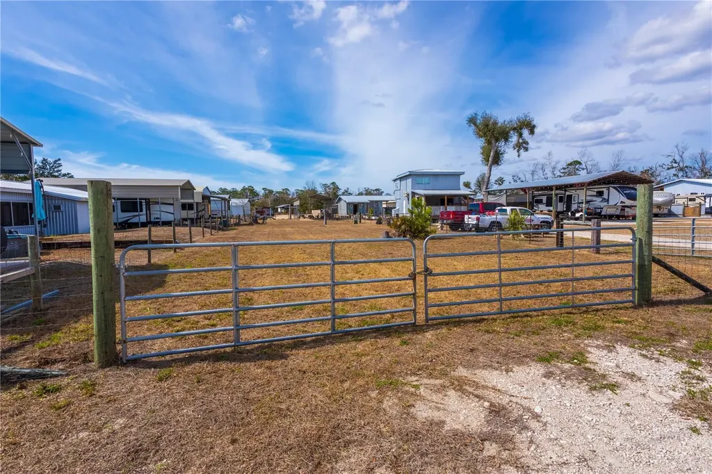 507 4th Street NW Steinhatchee FL 32359
