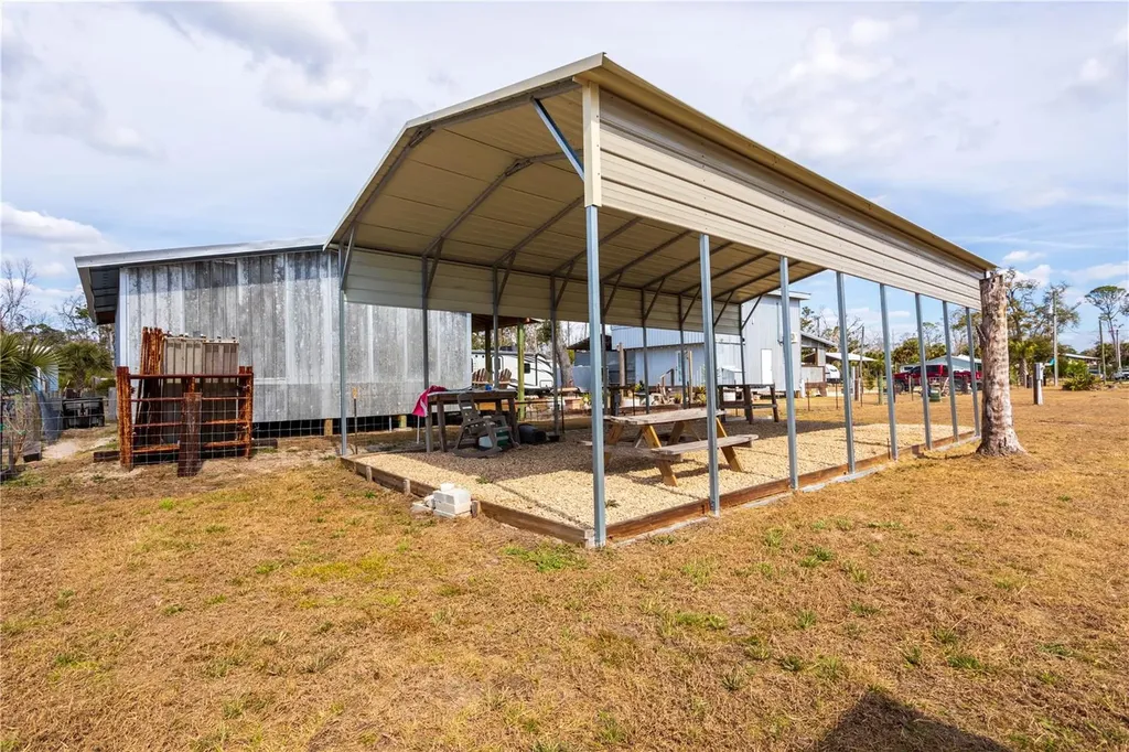 507 4th Street NW Steinhatchee FL 32359