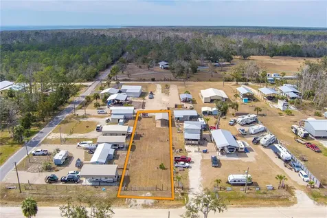 507 4th Street NW Steinhatchee FL 32359